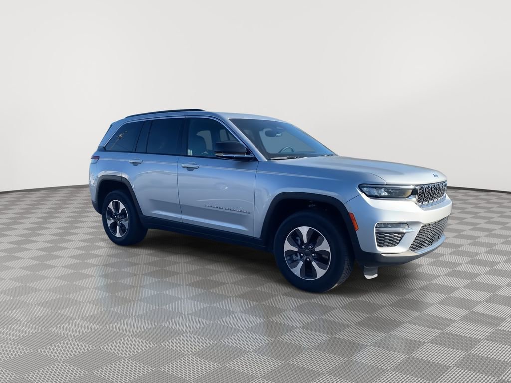 Used 2024 Jeep Grand Cherokee Limited 4xe image 2