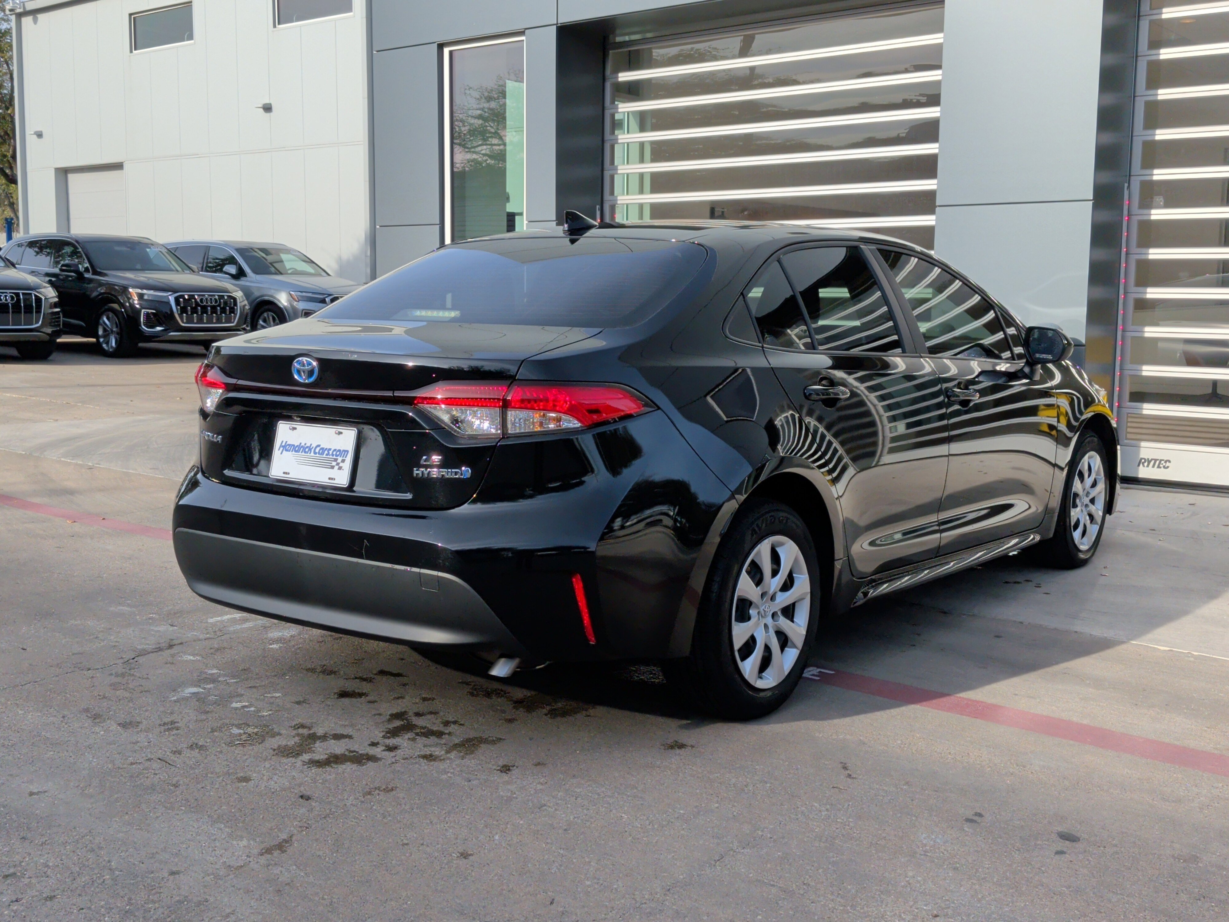 Used 2023 Toyota Corolla LE image 9