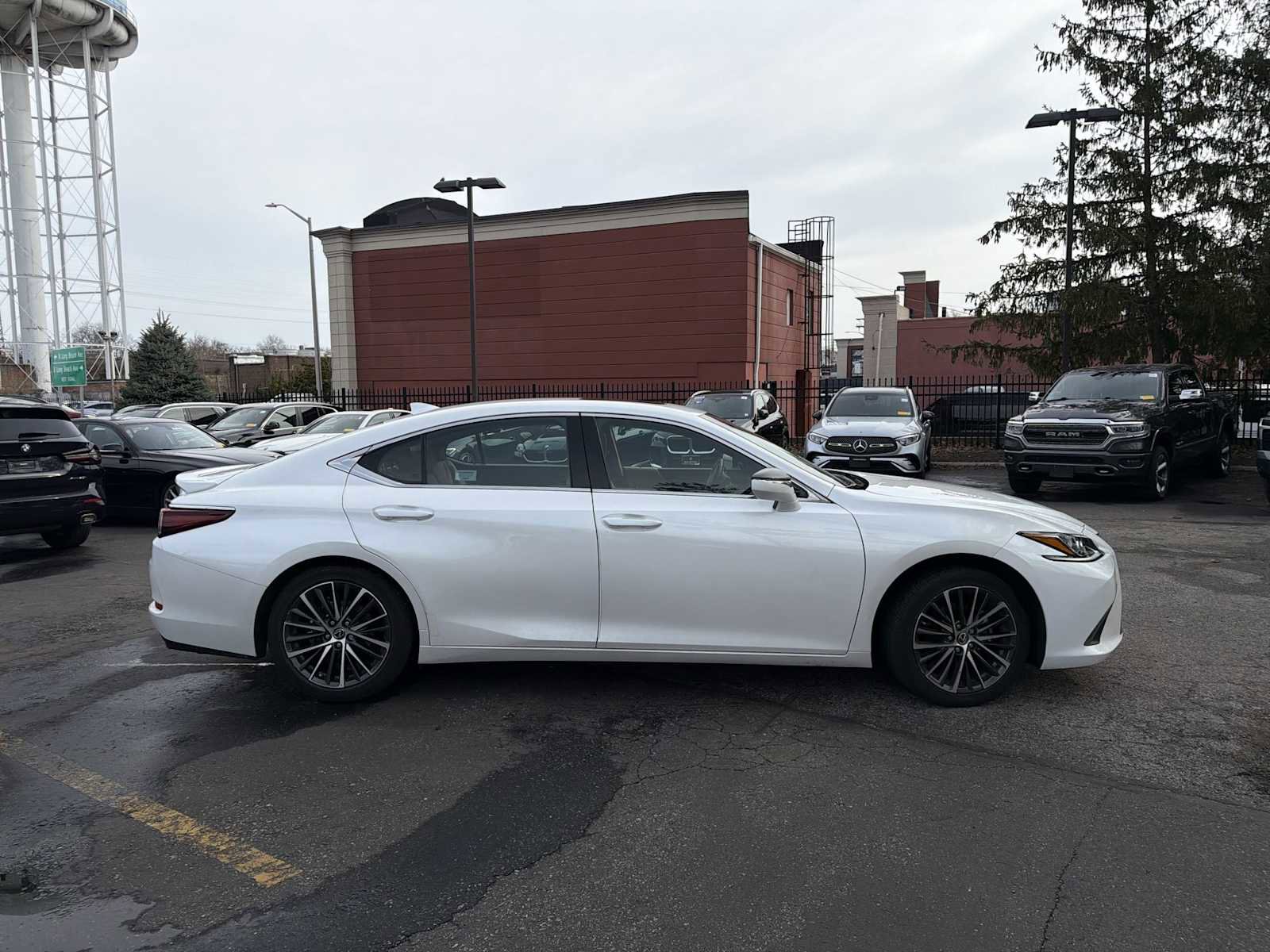 Used 2024 Lexus ES 350 w/ Premium Package image 6
