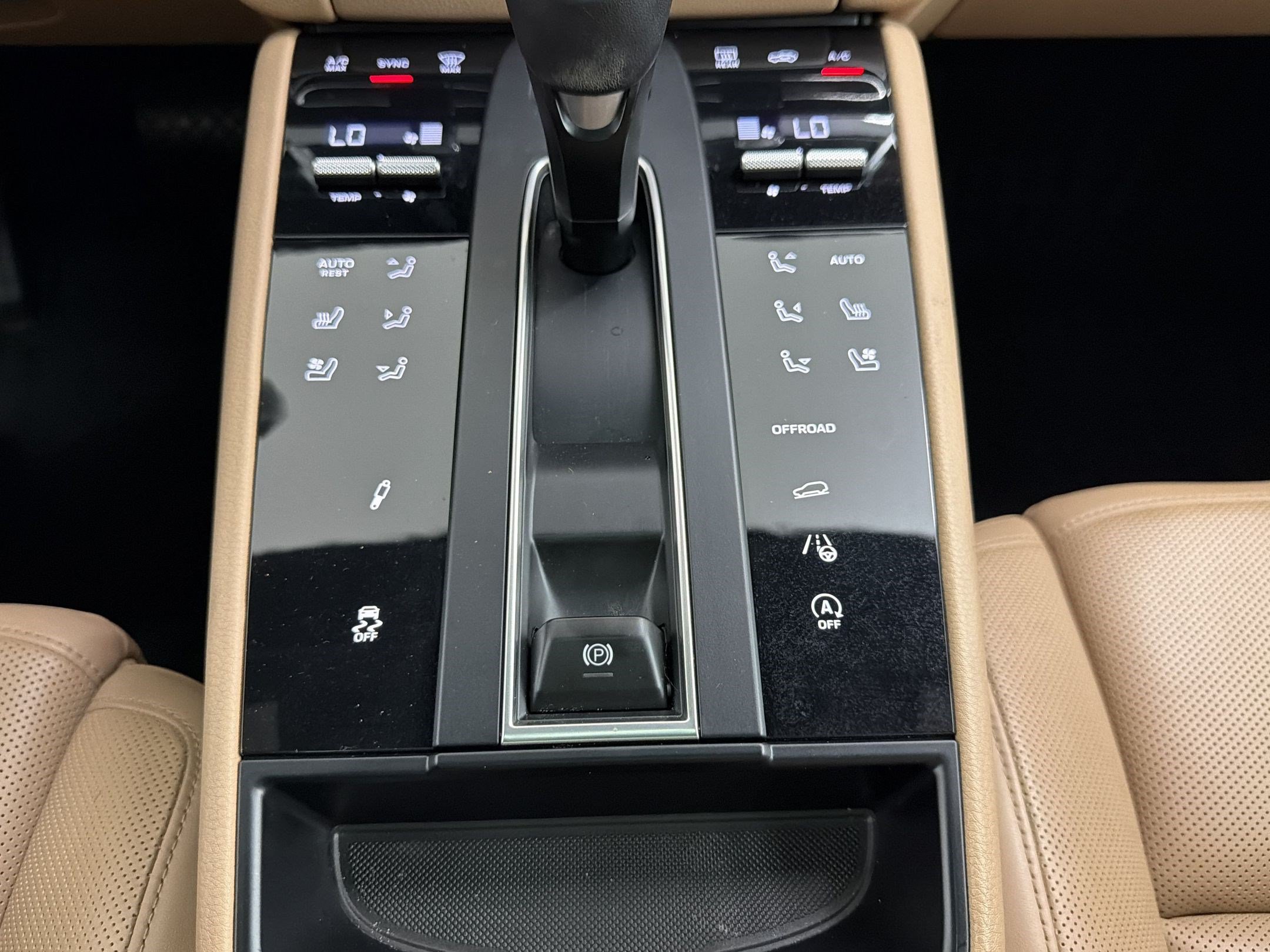 Certified 2023 Porsche Macan S AWD/4WD image 19