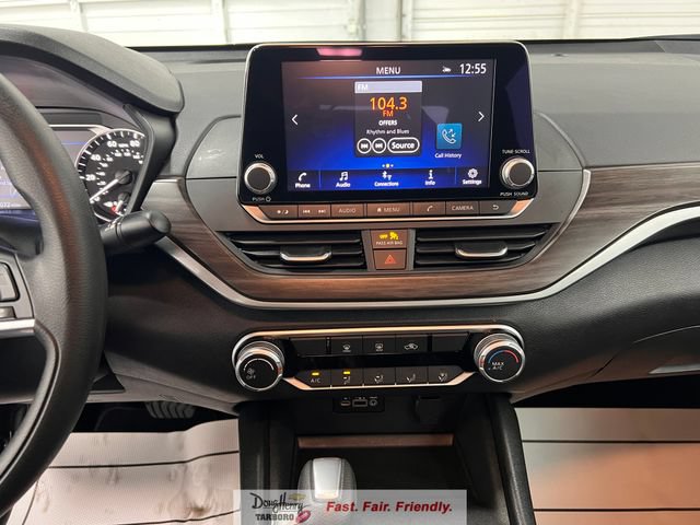 Used 2025 Nissan Altima 2.5 SV FWD image 44