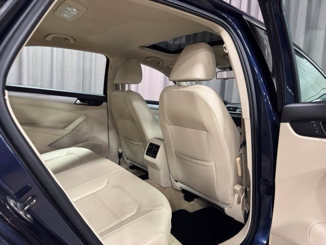 Used 2013 Volkswagen Passat 2.5 SE FWD image 10