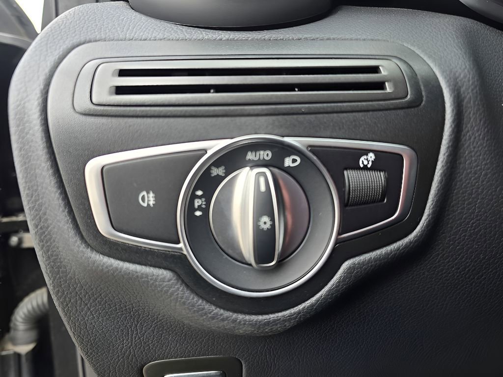 Used 2022 Mercedes-Benz GLC 300 4MATIC image 19