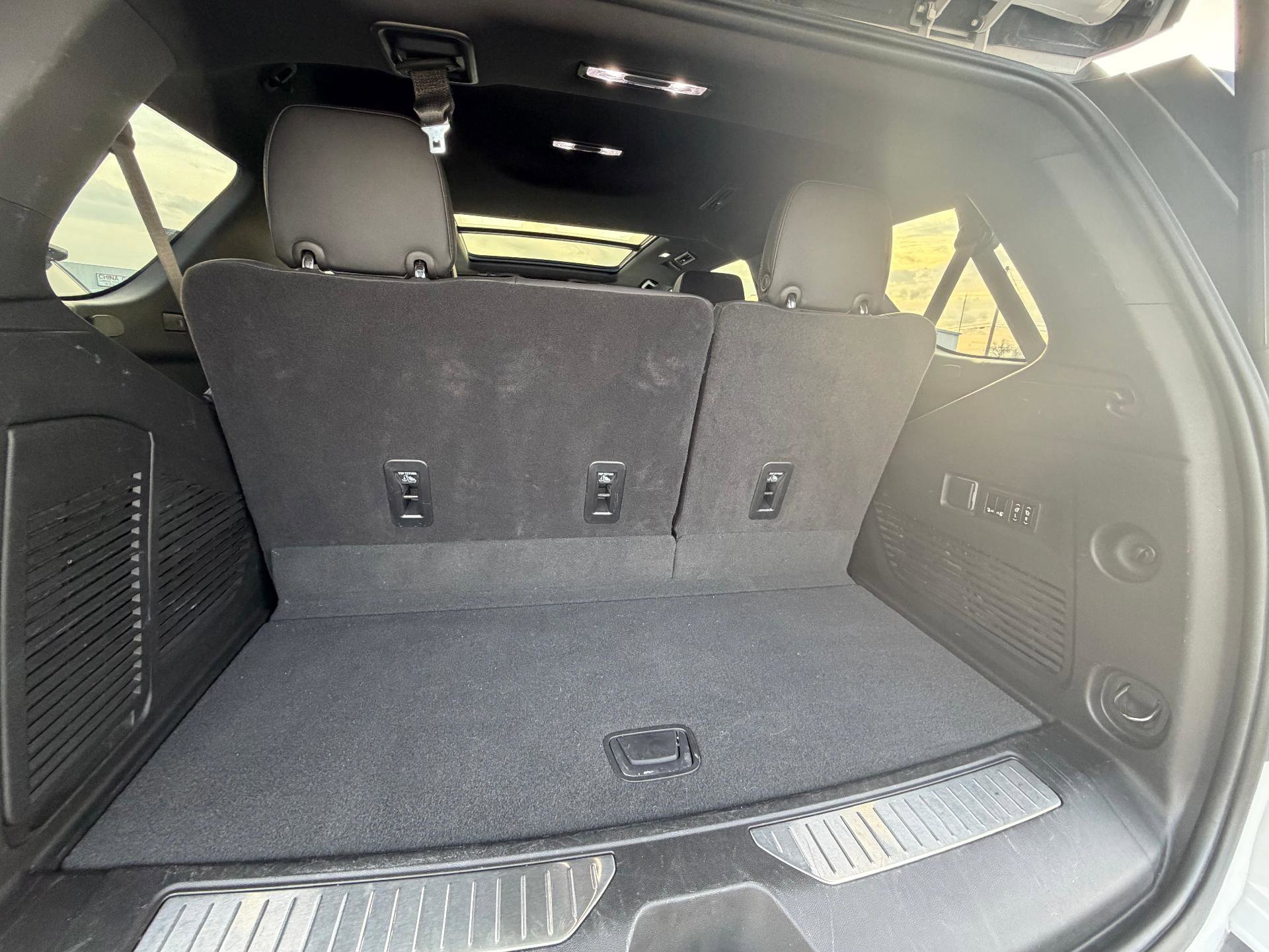 Used 2023 Chevrolet Tahoe High Country image 13