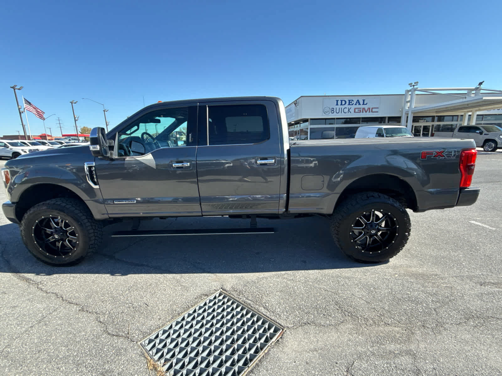 Used 2017 Ford F250 Platinum w/ Platinum Ultimate Package AWD/4WD image 7
