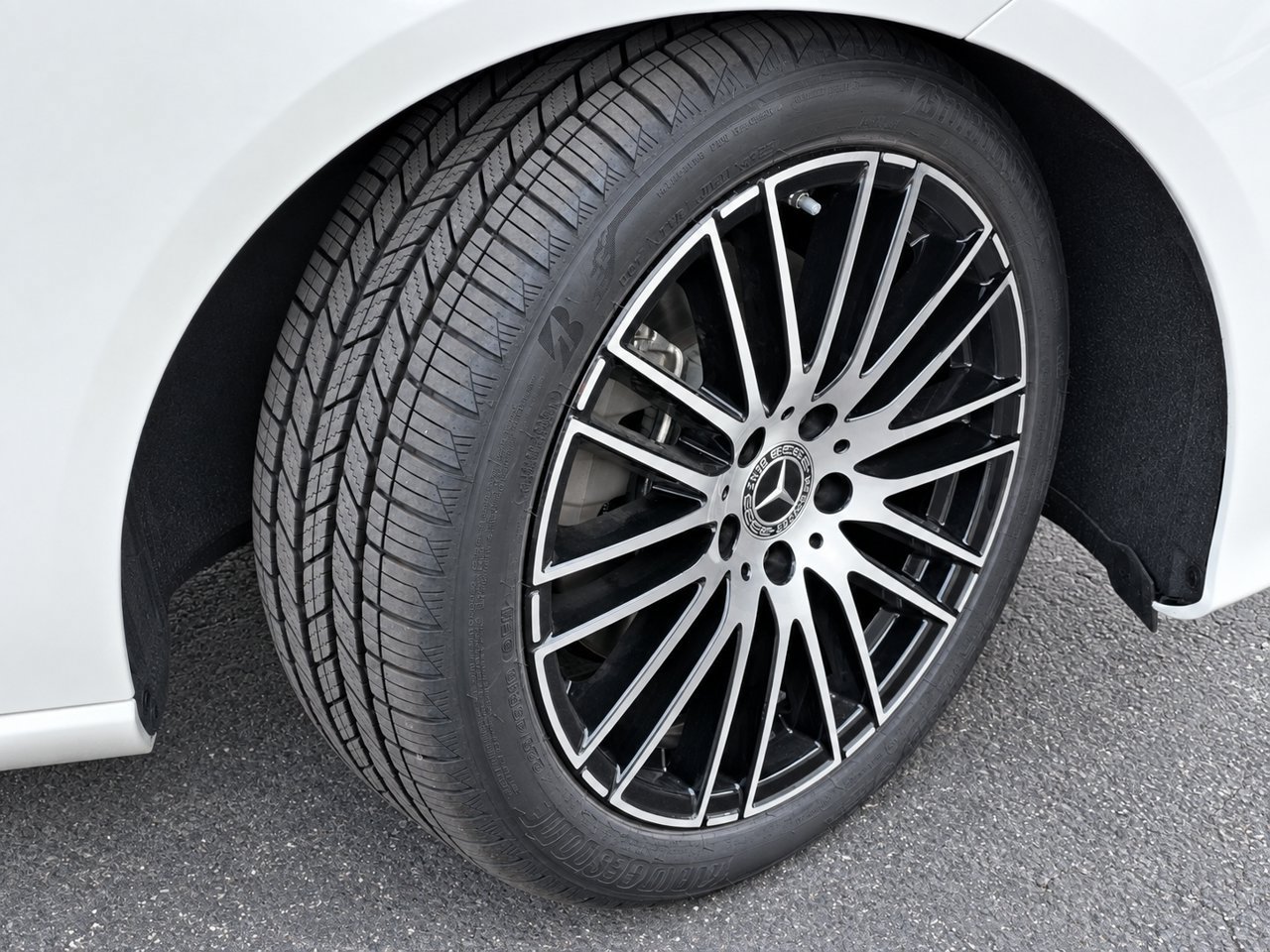 New 2026 Mercedes-Benz C 300 4MATIC Sedan image 9