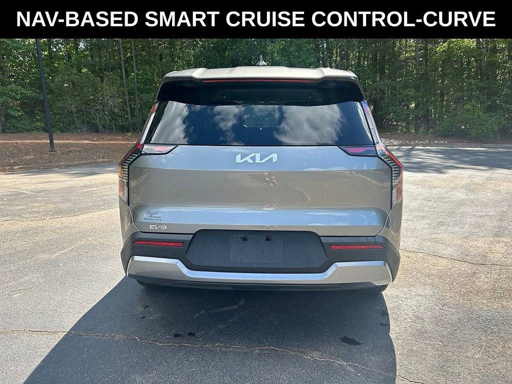 Used 2024 Kia EV9 Light Long Range RWD image 3