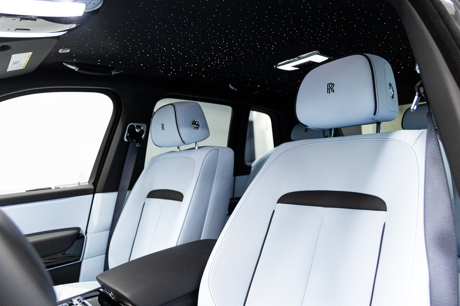 New 2027 Rolls-Royce Cullinan AWD/4WD image 36