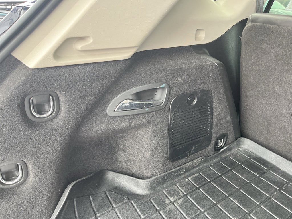 Used 2020 Buick Envision Premium w/ LPO, Interior Luxury Package image 29