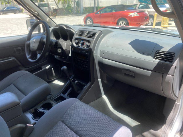 Used 2002 Nissan Frontier XE image 96