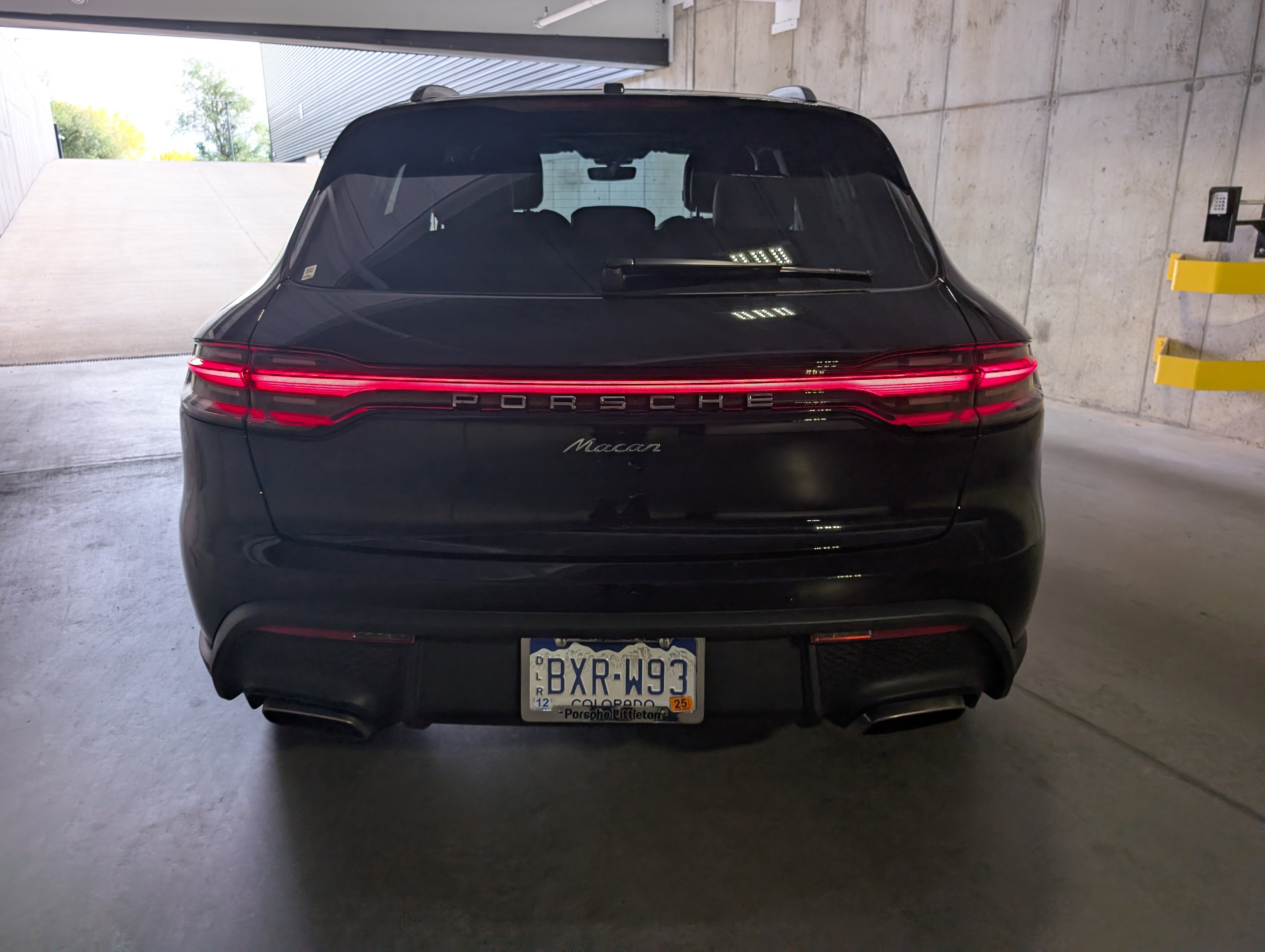 Used 2025 Porsche Macan image 8