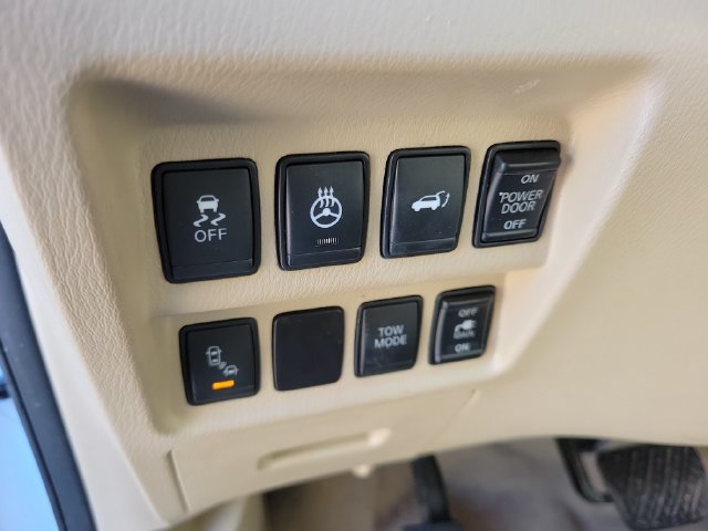Used 2015 Nissan Pathfinder Platinum w/ Cargo Package FWD image 11