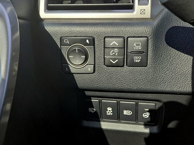 Used 2023 Lexus GX 460 Luxury w/ Accessory Package image 25