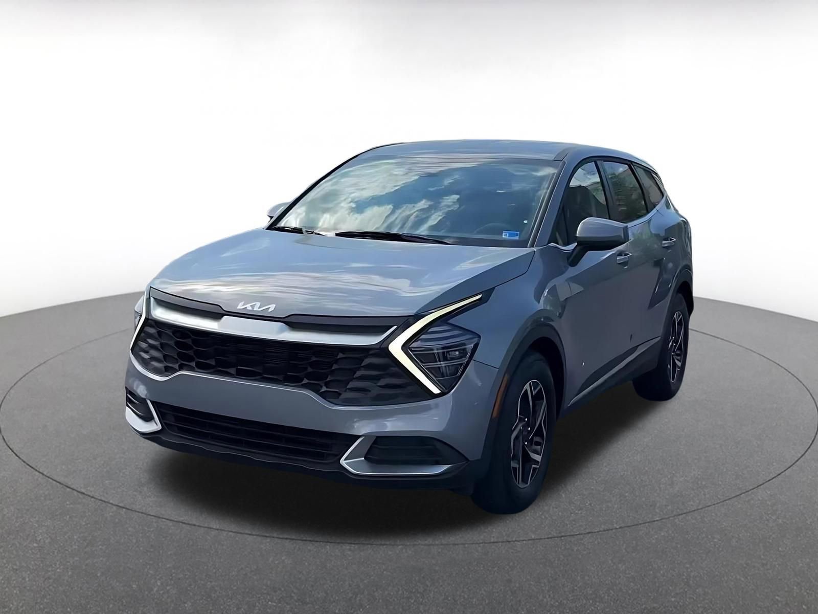 Used 2025 Kia Sportage LX image 7