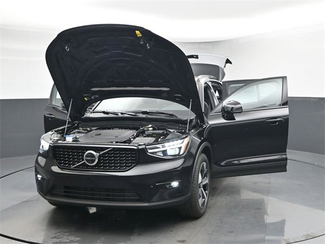 New 2026 Volvo XC40 B4 Plus w/ Protection Package Premier image 53