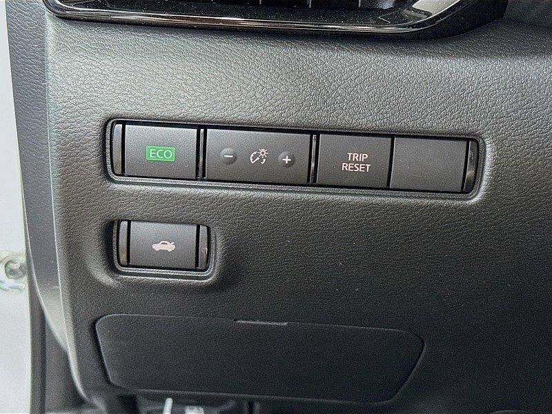 Used 2025 Nissan Sentra SR w/ Midnight Edition FWD image 10