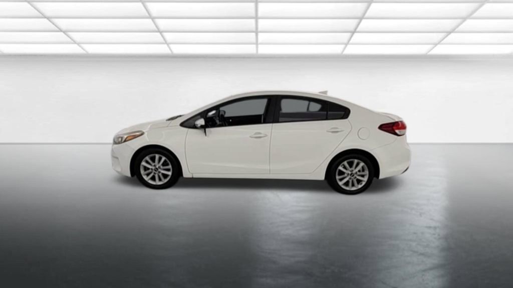 Used 2017 Kia Forte S FWD image 5