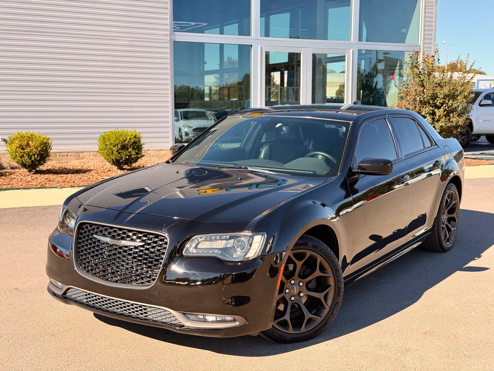 Used 2016 Chrysler 300 S RWD image 2
