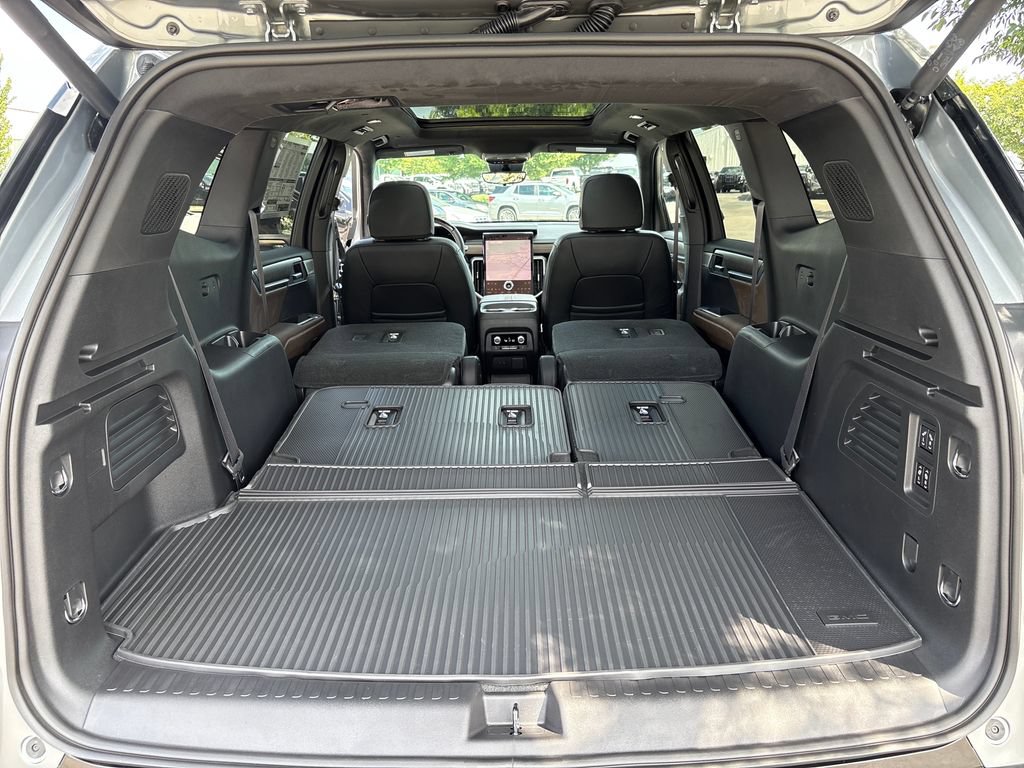 New 2026 GMC Acadia Denali Ultimate w/ LPO, Floor Liner Package AWD/4WD image 47