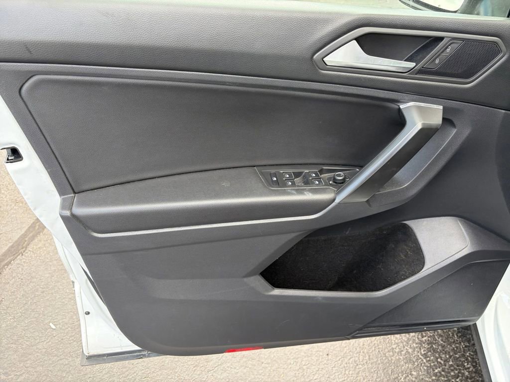 Certified 2021 Volkswagen Tiguan SE FWD image 25