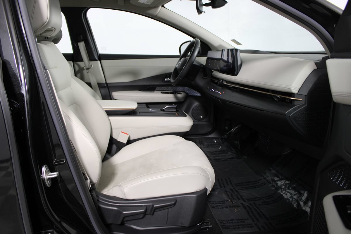 Used 2023 Nissan Ariya FWD image 23