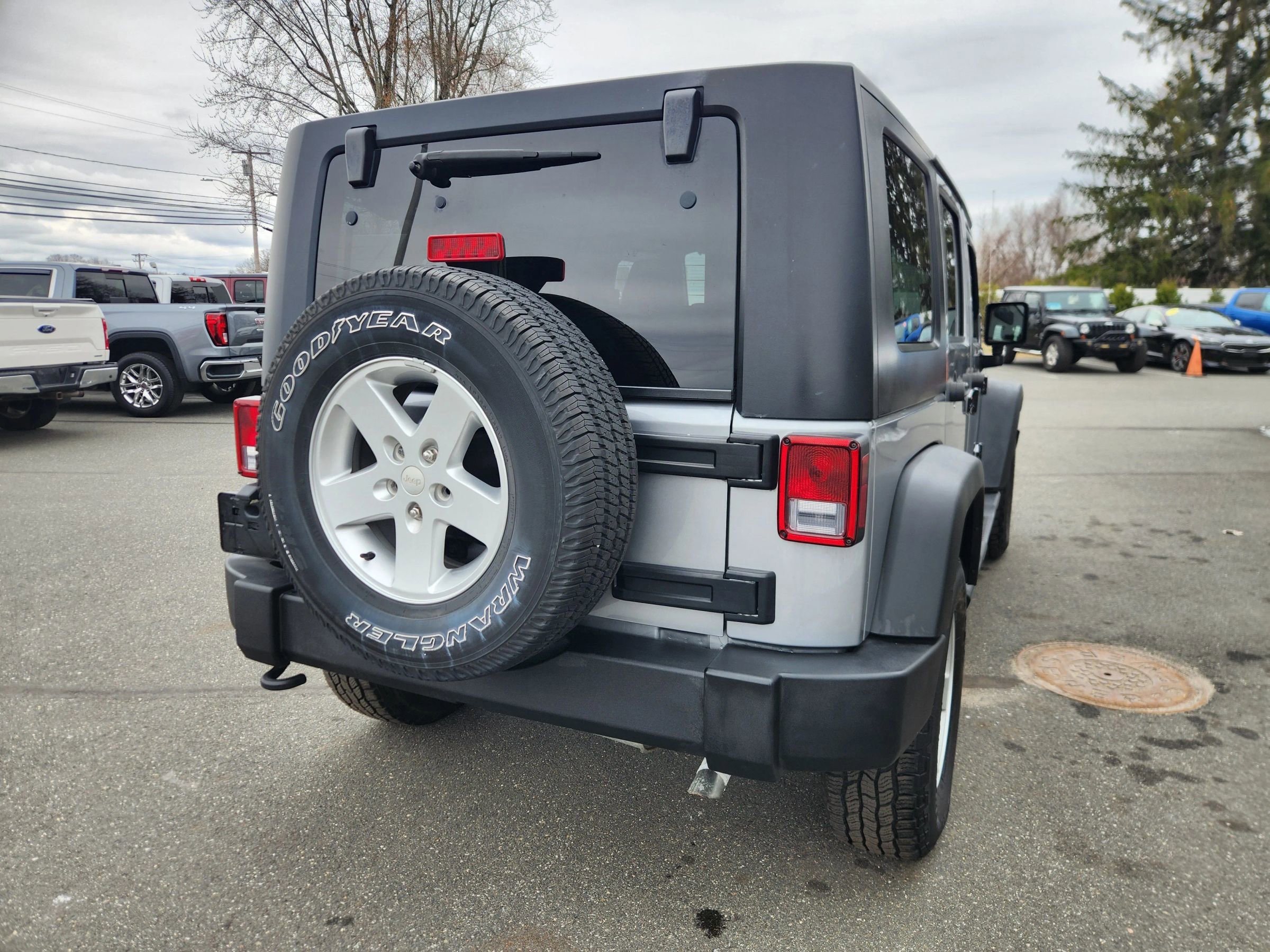 Used 2016 Jeep Wrangler Unlimited Sport w/ Quick Order Package 24S AWD/4WD image 14