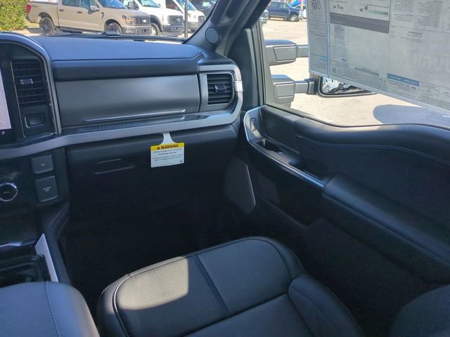 Used 2025 Ford F250 Platinum w/ FX4 Off-Road Package AWD/4WD image 17