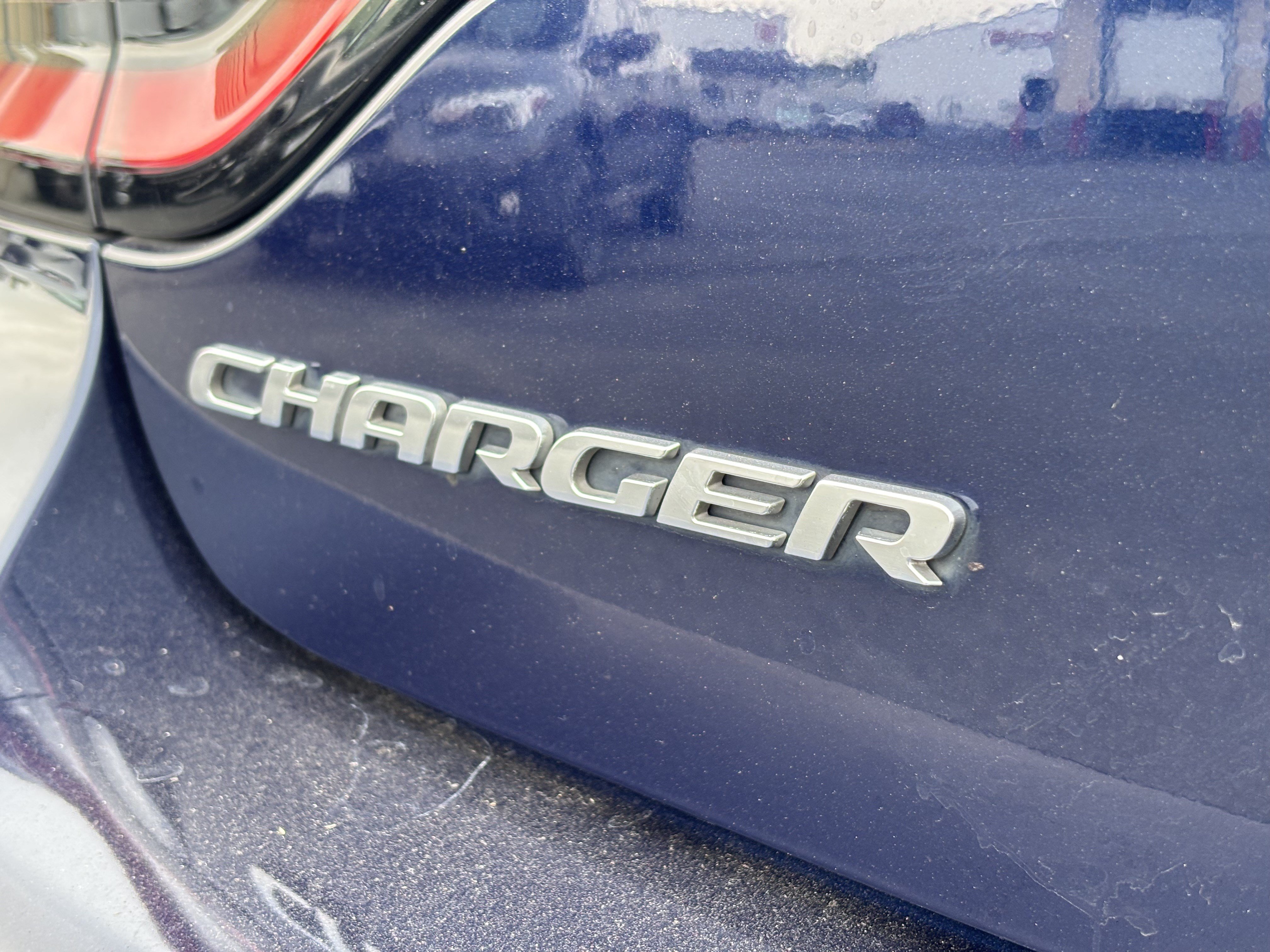 Used 2016 Dodge Charger SE RWD image 11
