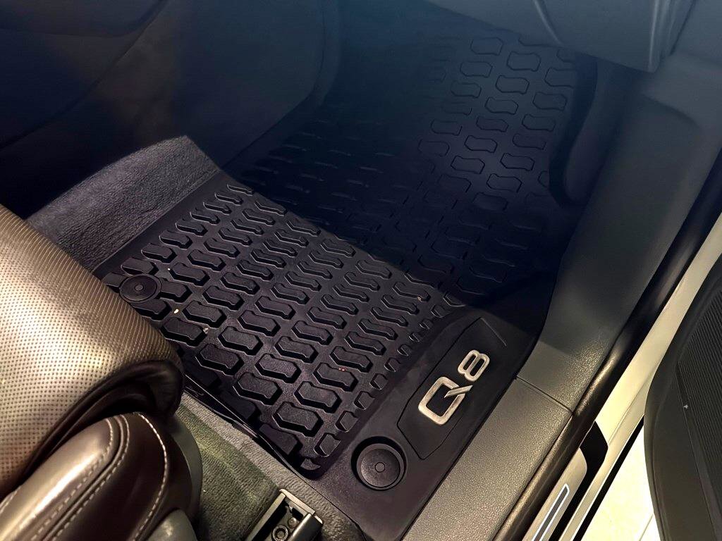 Used 2019 Audi Q8 Prestige image 26