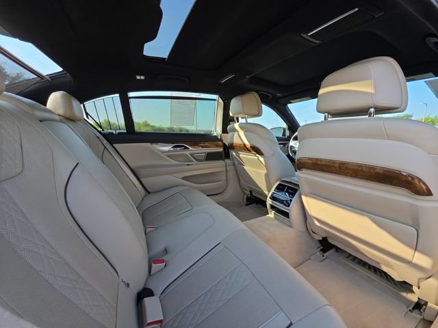 Used 2017 BMW 750i RWD image 27