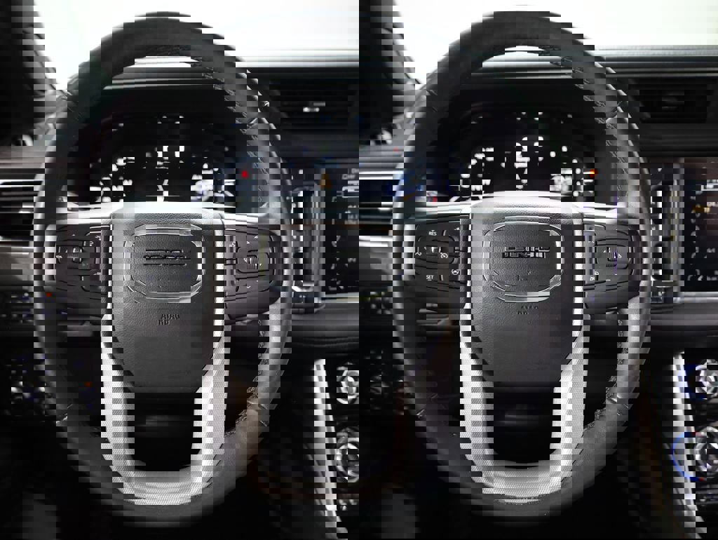 Used 2023 GMC Yukon Denali image 11