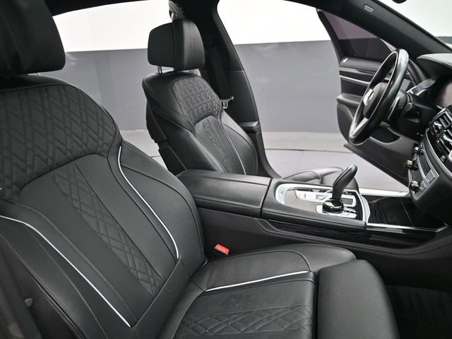 Used 2022 BMW 750i xDrive w/ Executive Package image 22