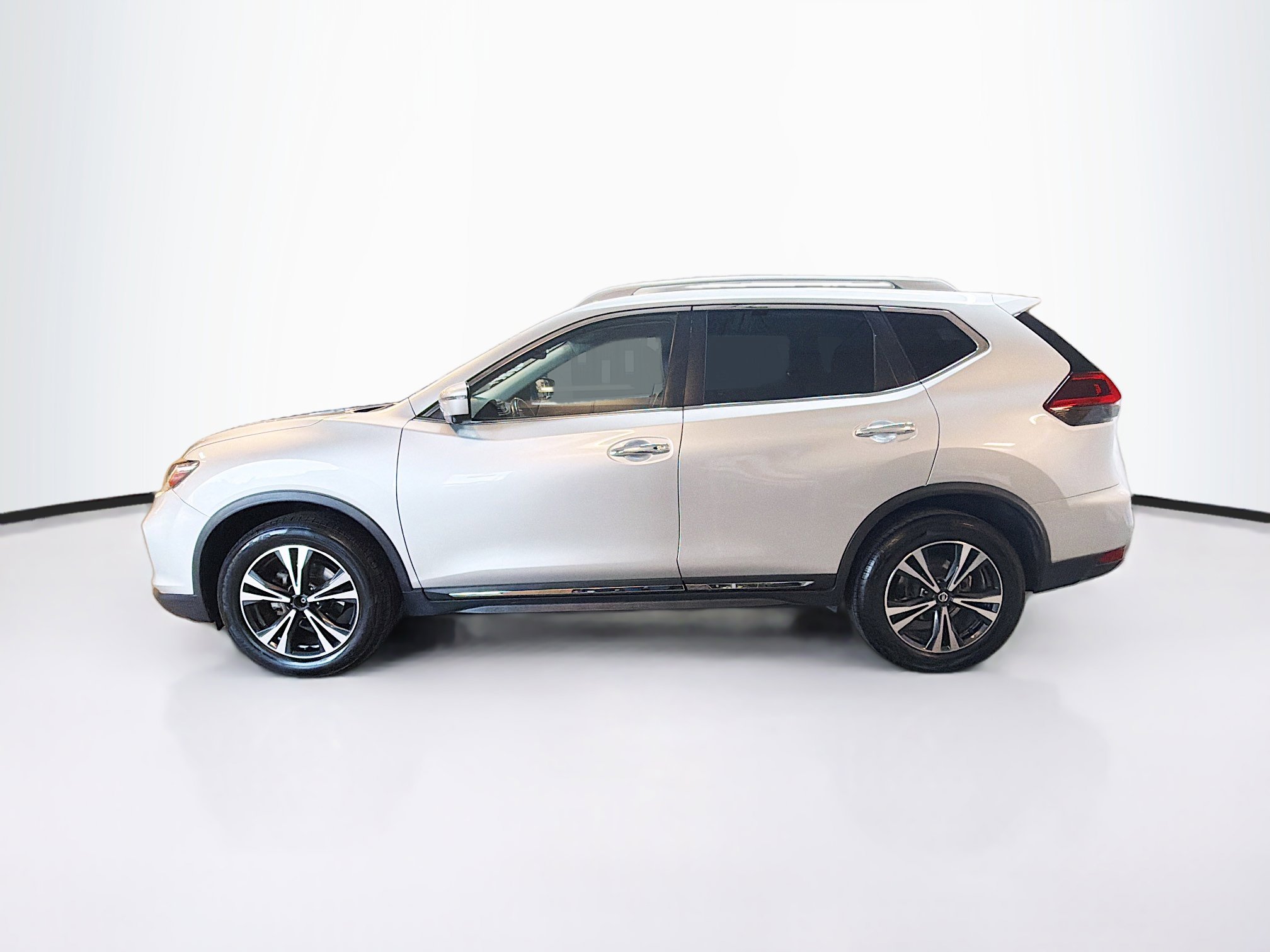 Used 2018 Nissan Rogue SL image 4