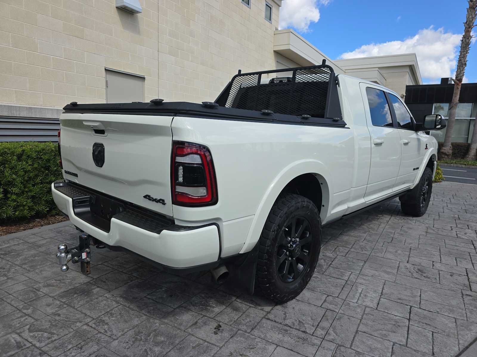 Used 2022 RAM 2500 Laramie AWD/4WD image 3