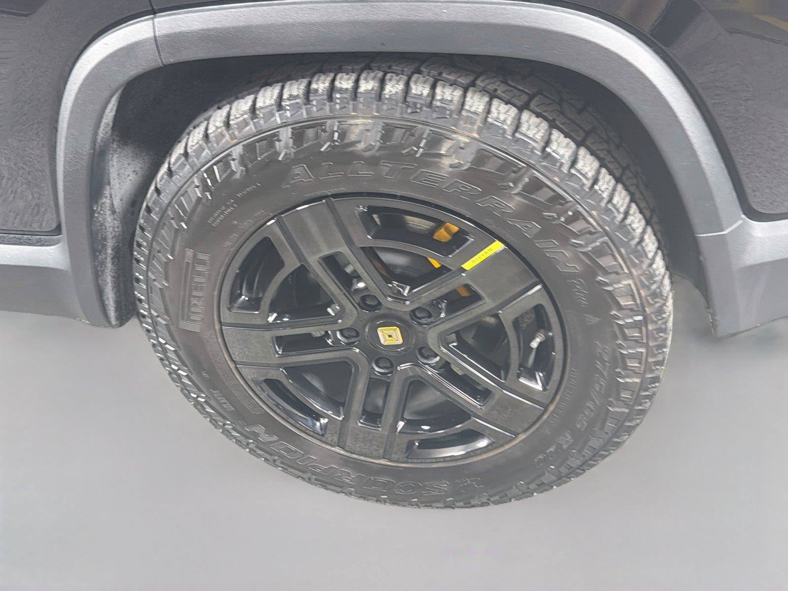 Used 2023 Rivian R1S Adventure Quad AWD/4WD image 33