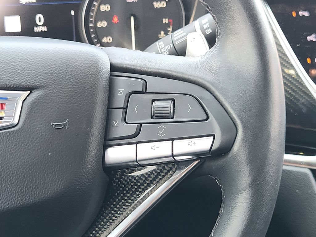 Used 2023 Cadillac XT6 Sport w/ Technology Package AWD/4WD image 29