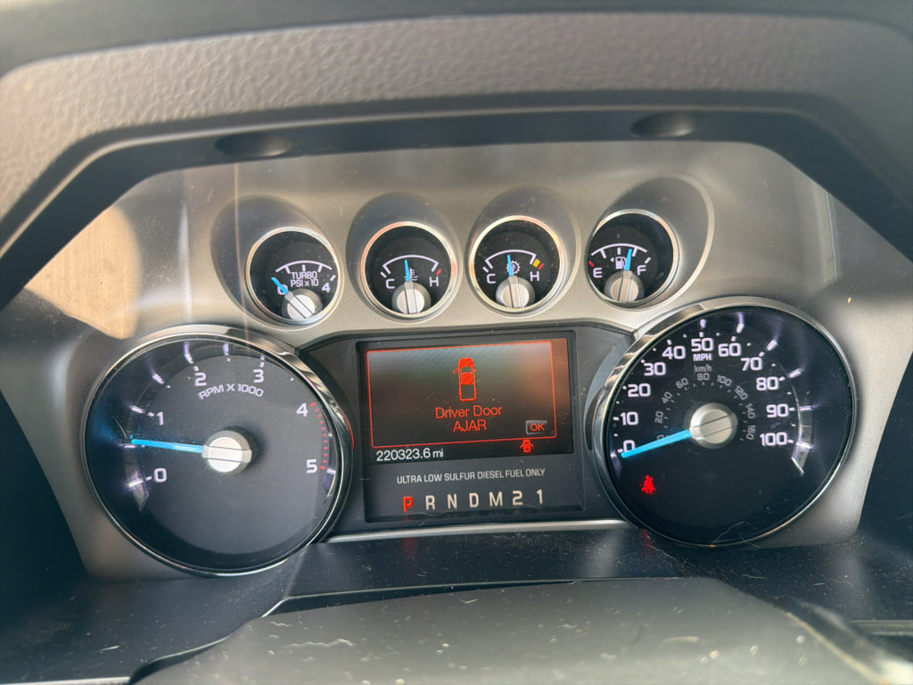 Used 2015 Ford F350 Lariat w/ Lariat Ultimate Package AWD/4WD image 3