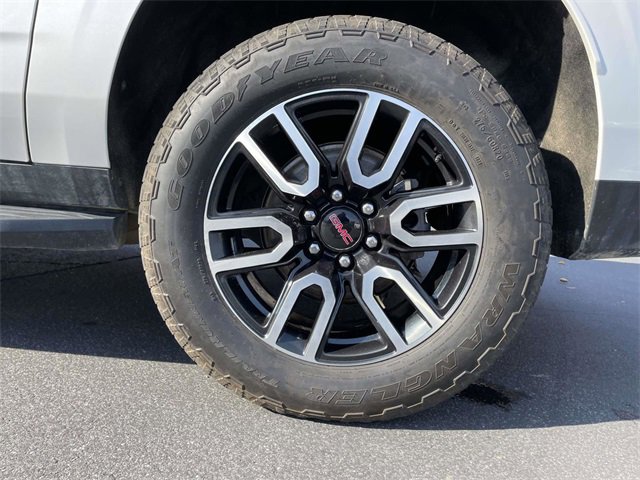 Used 2022 GMC Yukon XL AT4 w/ Max Trailering Package image 9