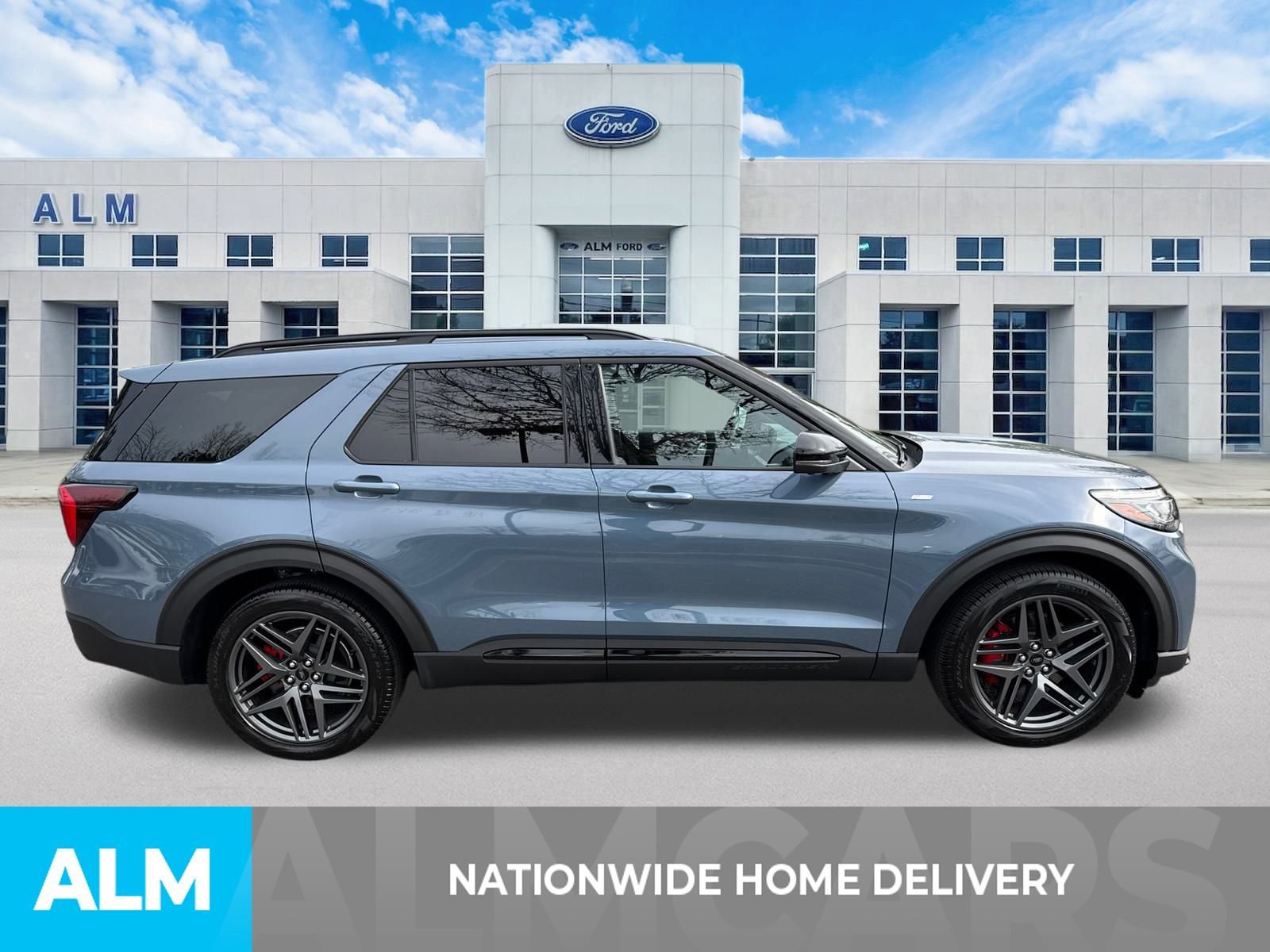 Used 2025 Ford Explorer ST-Line w/ Premium Package image 4