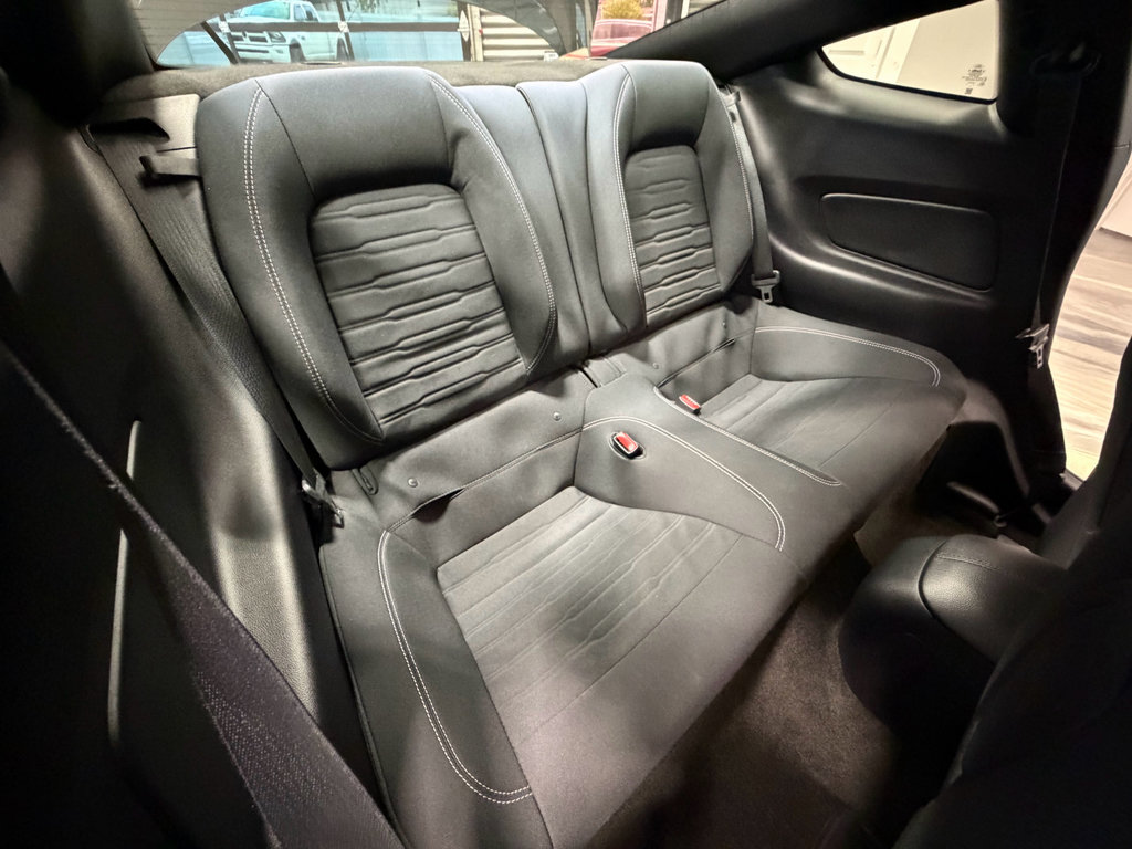 Used 2017 Ford Mustang GT w/ GT Performance Package RWD image 5