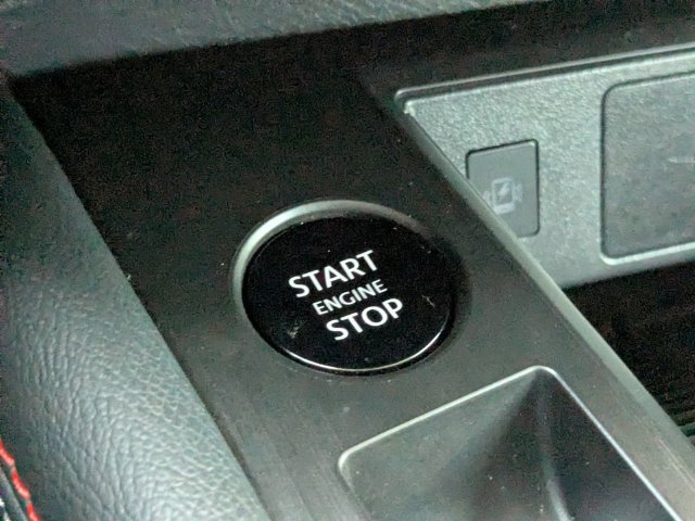 Used 2025 Nissan Kicks SR FWD image 26