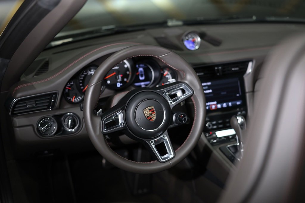 Used 2019 Porsche 911 Turbo image 31