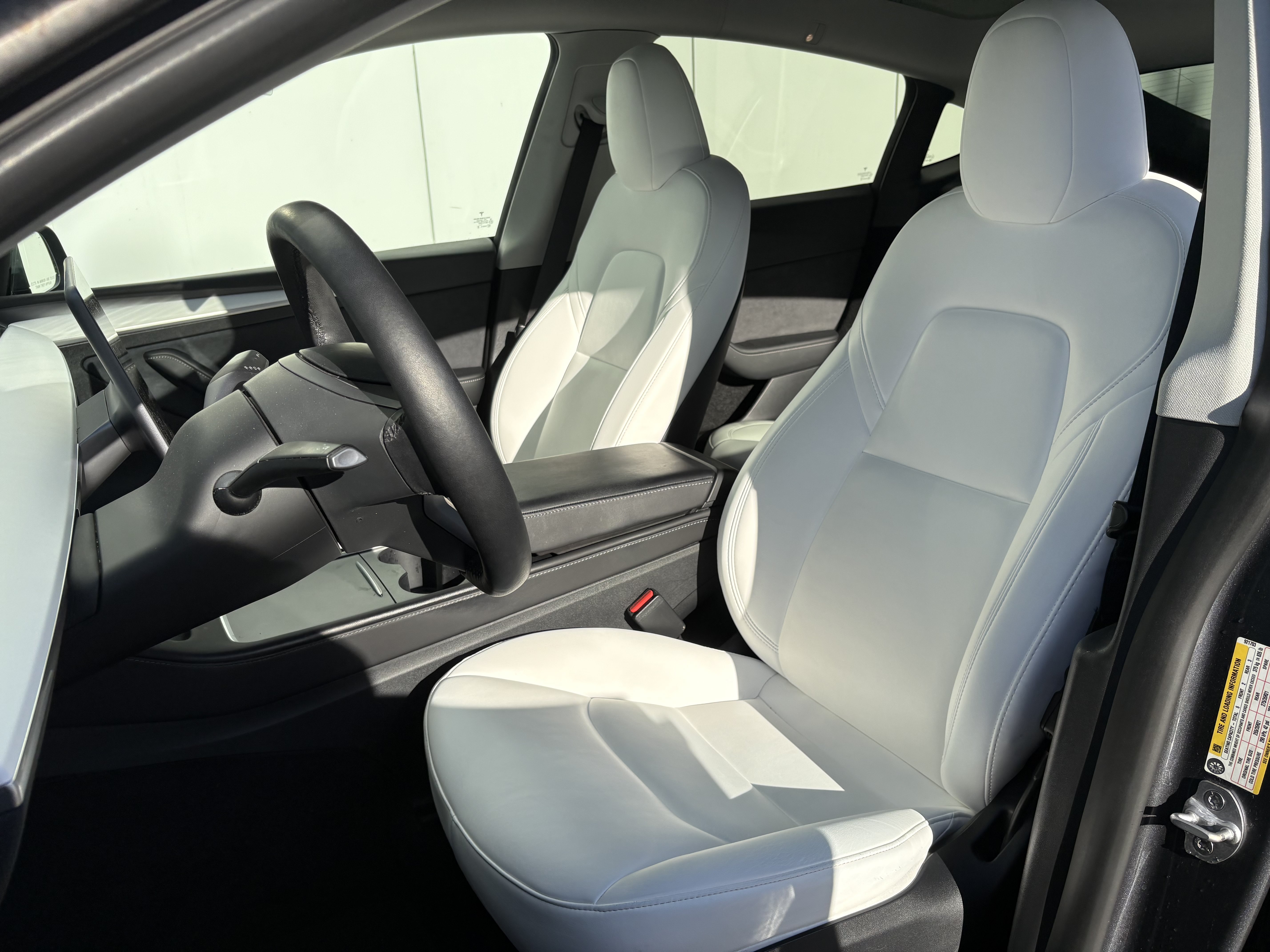 Used 2023 Tesla Model Y Performance AWD/4WD image 9