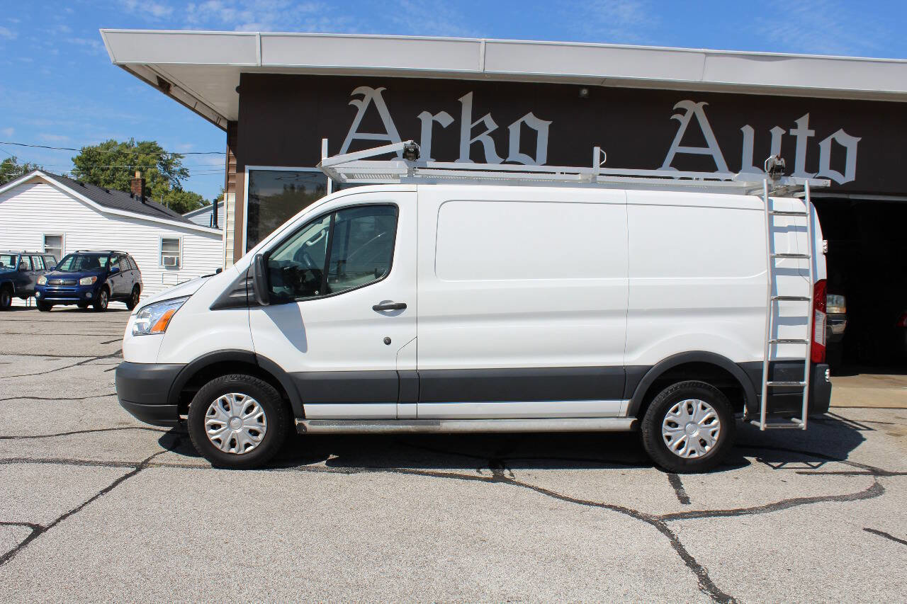 Used 2018 Ford Transit 250 130 Low Roof w/ Exterior Upgrade Package image 5