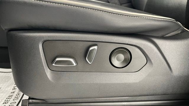 Used 2022 Cadillac Escalade ESV Premium Luxury image 36