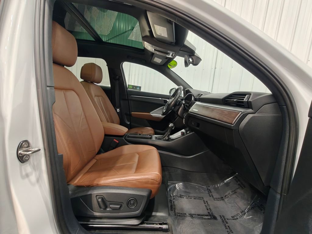 Used 2022 Audi Q3 2.0T Premium Plus w/ Premium Plus Package image 24