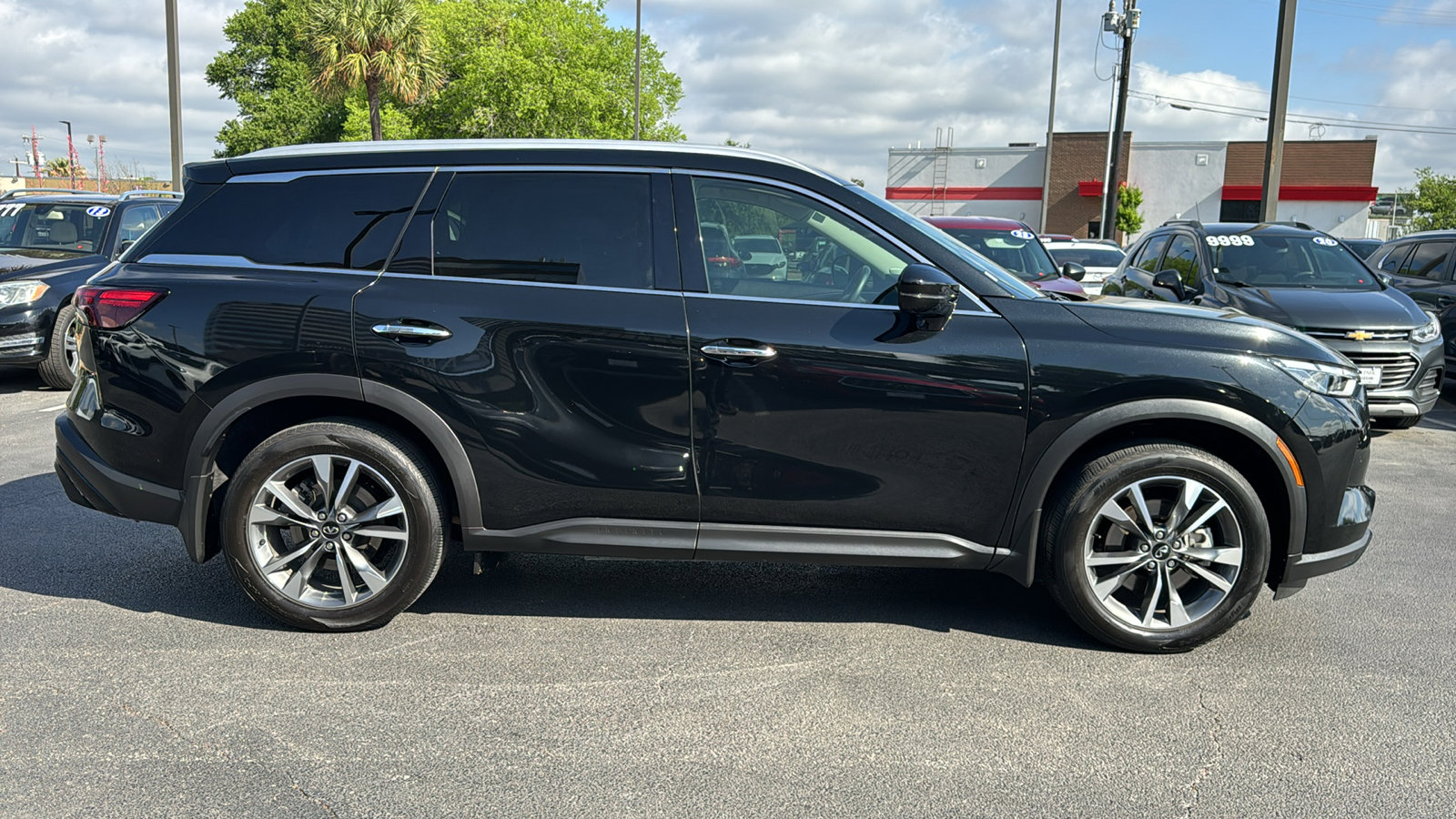 Used 2025 INFINITI QX60 Luxe w/ Vision Package image 9
