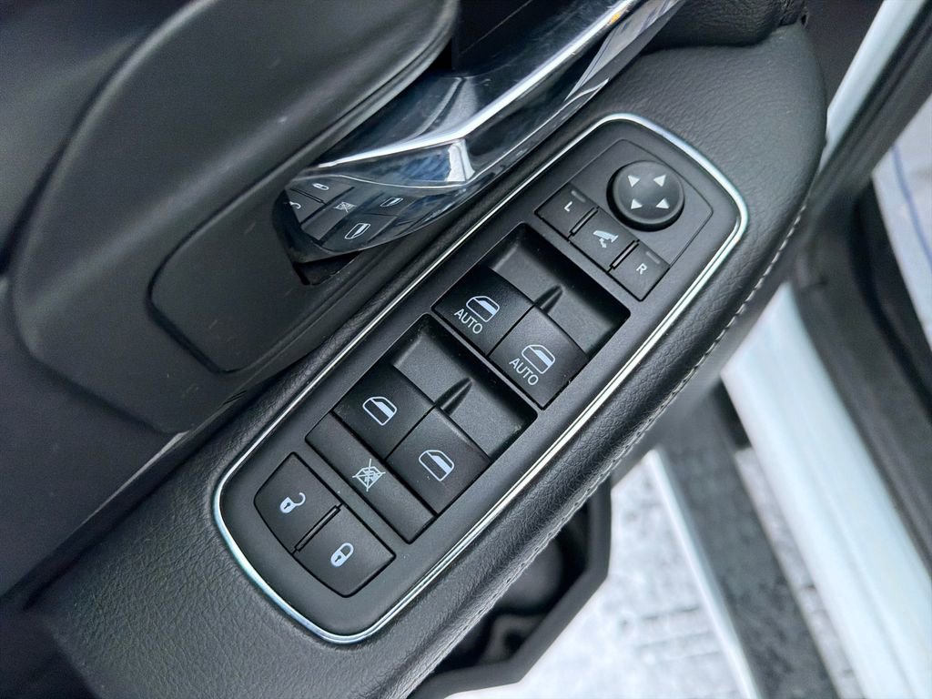 Used 2018 RAM 1500 Rebel w/ Luxury Group image 11