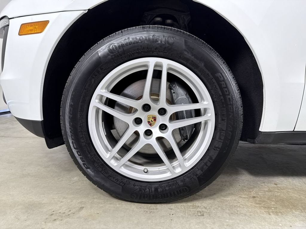 Certified 2017 Porsche Macan AWD/4WD image 13