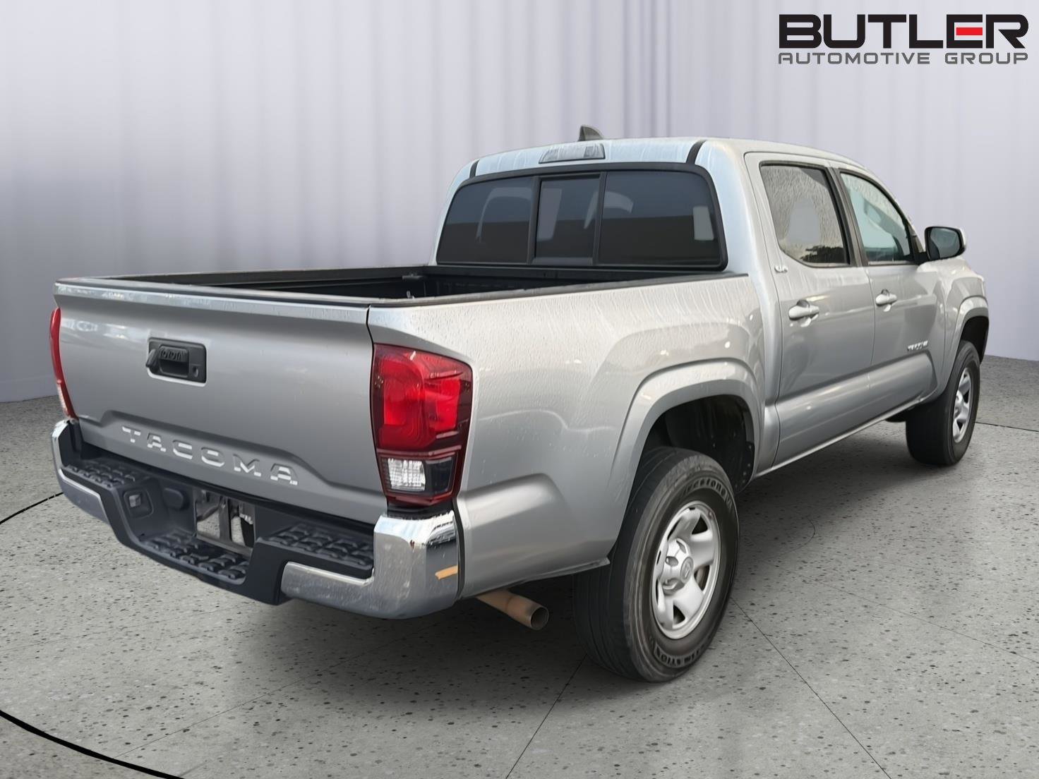 Used 2023 Toyota Tacoma SR5 RWD image 8
